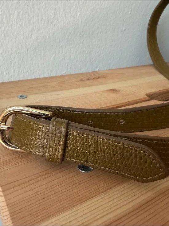 A.P.C. Betty Crossbody Bag in Olive Green Lizard-Embossed Leather - Picture 5 of 8